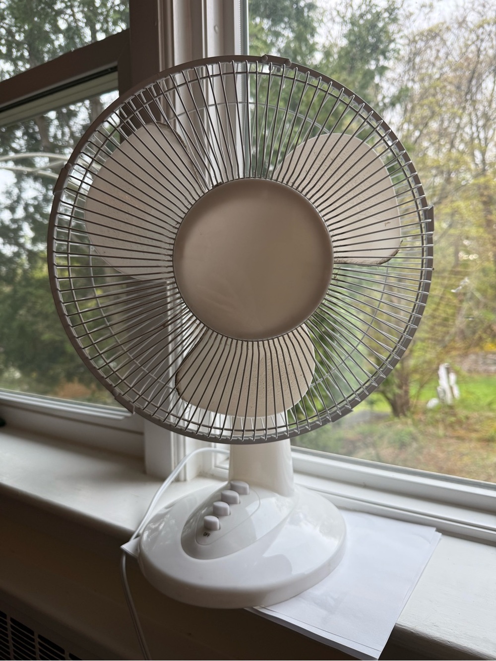White Tabletop Oscillating Fan - Compact Desk Fan